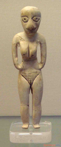 Статуя женщины из слоновой кости эпохи Бадари