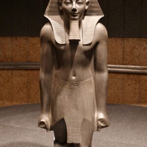 статуя Тутмос, egyptvacationtours.com